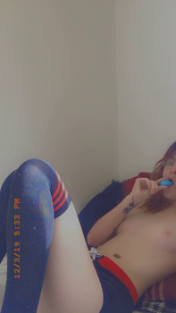 dancing on wet oil and shake her ass then anal
