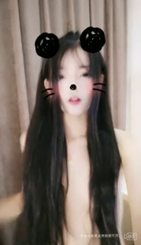 relaxes on the bed - Omegle Videos and Stickam Girls