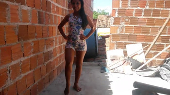 Wet pussy real orgasm at school bathroom