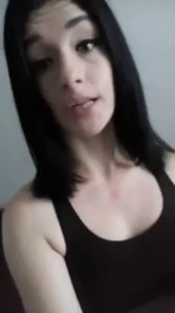 Bald nympho princess with big natural bush - Bigo Girls Nude