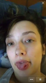 Sexy skype girl shakes her ass for us - Skype Girls