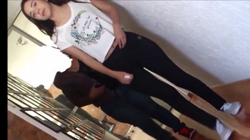 Giggly likes to spread it as she rides - Bigo Girls