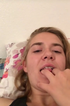 Thick Patreon teen making herself squirt - Patreon Girls