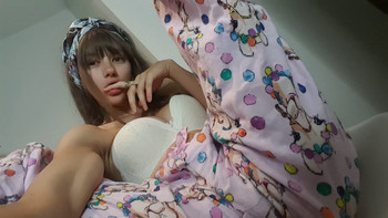 I tie myself up and mastubate while my roommate is gone - Stickam Videos