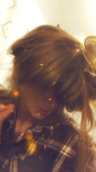 simona back and using Bigo hitachi on her clit