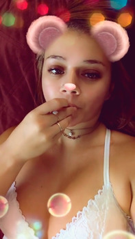 fingering my wet pussy in front of my window - Stickam Videos