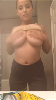 BEAUTIFUL PINK PUSSY BLONDE IN THE KITCHEN ANAL - Snapchat Girls