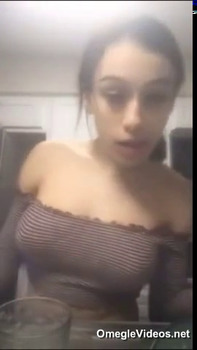 Beautiful Brunette Teen Big Natural Tits Bouncing - Bigo Girls