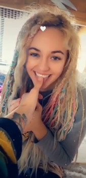 Angela On Stream Stickam Fucking herself with dildo and sucking
