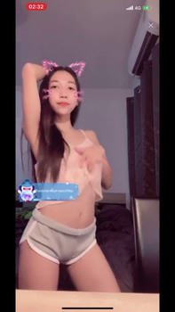 Stickam girl rubs her clit and cums with ass contractions