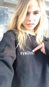 Close up, playing with my juicy pussy - Youtube Girls