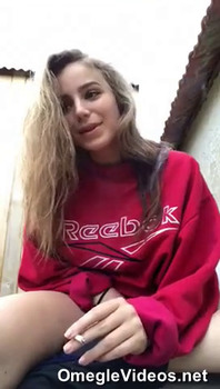 trying not to get caught riding my dildo - Bigo Girls