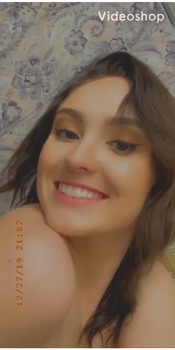 Willamina plays with Gummies in her holes - Bigo Girls