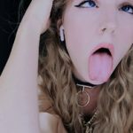 Omegle Girl cums multiple times in car - Omegle Videos
