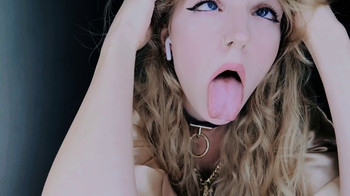 Omegle Girl cums multiple times in car - Omegle Videos