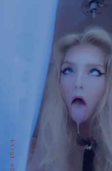 Alla mia amica piace essere martellata. E quanto squirta!