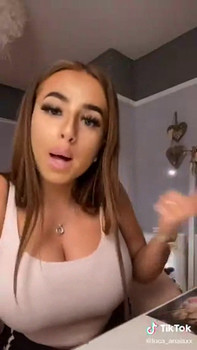 My first squirt in front of the camera - Snapchat Girls