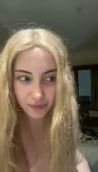 MY HOT PUSSY IS PLAYING WITH ICE CUBE IN A HOT EVENING - Bigo Girls