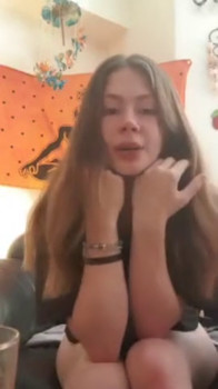 Skype girl is so horny she fingers her pussy - Skype Girls