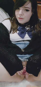 Close-Up pulsating orgasm and squirt while playing with wet pussy - Stickam Videos