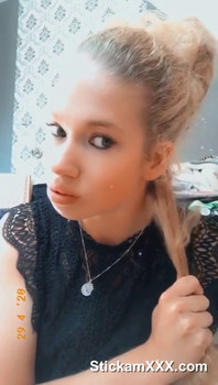 Naughty mom playing with her kitty on the bath - Omegle Girls