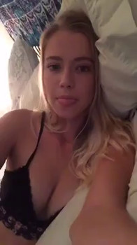 red skirt fishnet girl cute tease - Stickam Videos