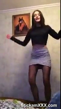 Cheeky high school student shows pussy for pennies - Bigo Girls