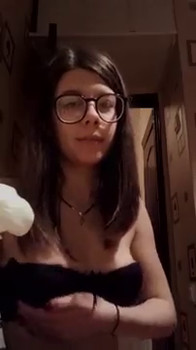 ADORABLE Omegle TEEN IN HER SEXY OUTFIT - Omegle Videos