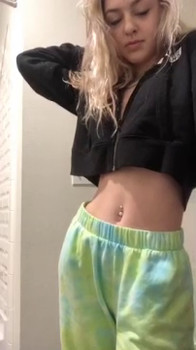 A Fan Sent Me a New Toy, So I Shoved It Into My Pussy - Snapchat Girls