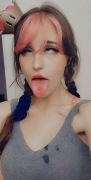 Omegle kitty in stockings shows off her blowjob skills