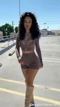 Masturbates in mesh pantyhose - YanetYoung - Patreon Girls