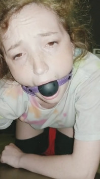 little blond cosplay Skype kitty sucks and fucks her machine