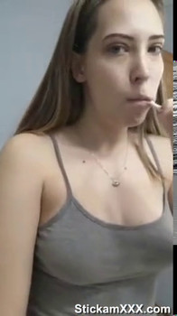 Snapchat Chick Loves to Pleasure Her Pussy - Snapchat Girls