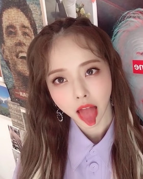 Iam so horny for you daddy, fuck me - Omegle Girls