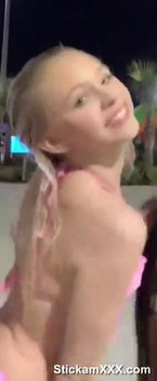 This chair is really useful for my wetness - Omegle Videos