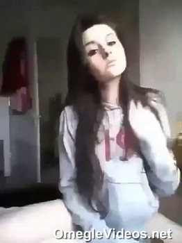 Omegle Porn FOOTFETISH WITH LITTLE GIFT ON THE END - Omegle Porn