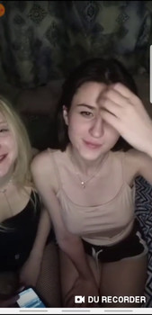 Pretending to shower so I can make my pussy throb - Omegle Videos