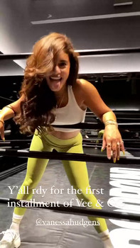 Argentina touching in the shower of a hotel - Omegle Porn