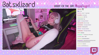 Lilu Moon gets her ass fucked In a threesome - OnlyFans Porn