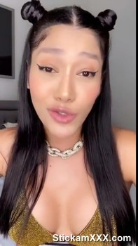 Playing With Daddy’s Cock While He Watches Basketball - Bigo Girls