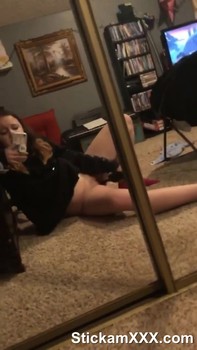 Skype Cute pussy gets toy fucked - Skype Porn