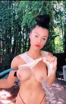 Snapchat Girls SLUT LAYING ON SIDE AND MASTURBATING