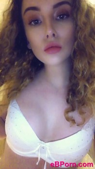 mastrubating to porn on phone - Omegle Girls