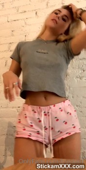 Shaking orgasm Sucks and Omegle Video fucks dildo