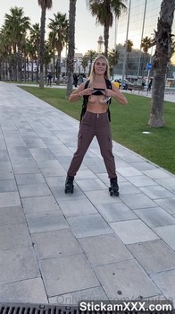 OnlyFans Porn Brunette hottie banged by machine