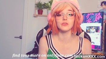 Bigo Girl Doggystyle purple vibrator