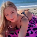 Saige follows his instructions to Omegle Porn Cum