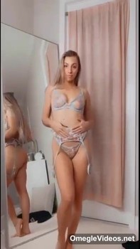 Perfect Snapchat Girl pussy squirt from toys