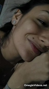 Bored Bigo Girl rubs pussy as entertainment