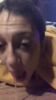 Omegle Camgirl in red bra an withouth panty